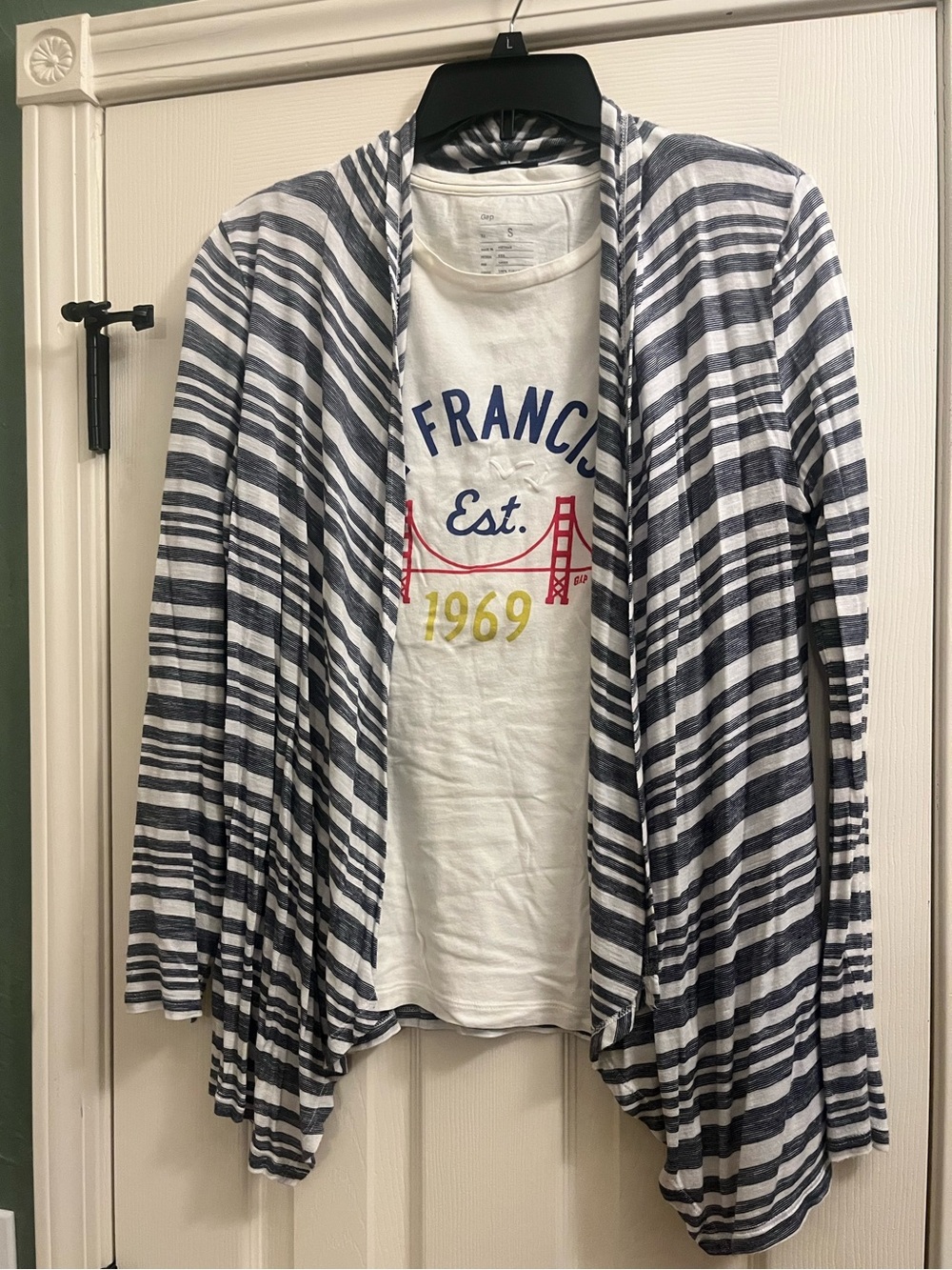 GAP Softspun Slub Blue Striped Open Front Draped Cardigan and San Fran graphic t